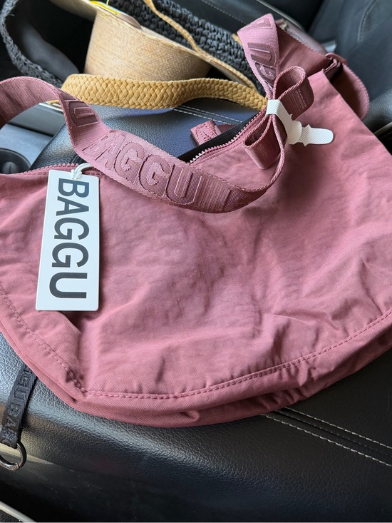 BAGGU Handbags - BAGGU medium crescent Mahogany